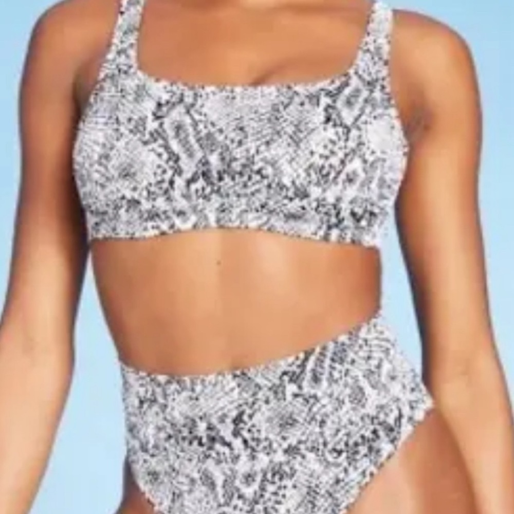 Xhilaration 24W Black White Snake Print Bikini Top ONLY